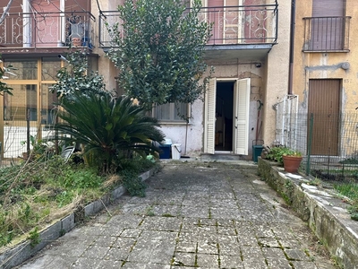 Trilocale in Vendita a Avellino, 68'000€, 70 m²