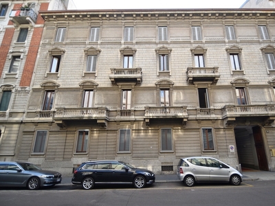 Ufficio in vendita in via giacomo leopardi, Milano