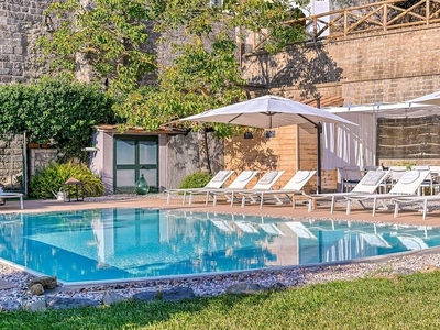 Villa Aqvara, villa privata con piscina e vista Capri