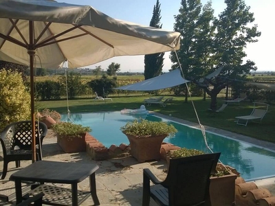 Villa il Giuggiolo, ancient country house with pool at Azienda Fontelunga