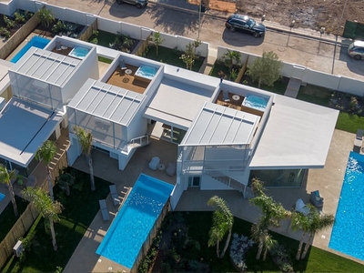 Villa in Affitto a Ragusa, zona Marina di Ragusa, 4'900€, 89 m², arredato