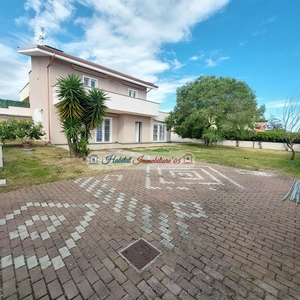 Villa in Via Custoza a Anzio