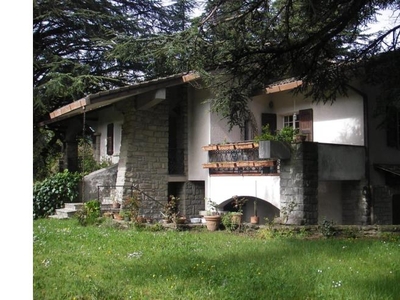Villa in vendita a San Benedetto Val di Sambro, Frazione Piano Del Voglio
