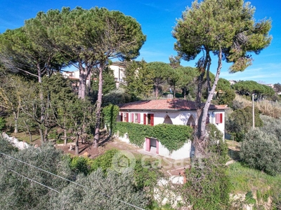 Villa in Vendita in Strada Provinciale dei Tre Comuni a Montescudaio