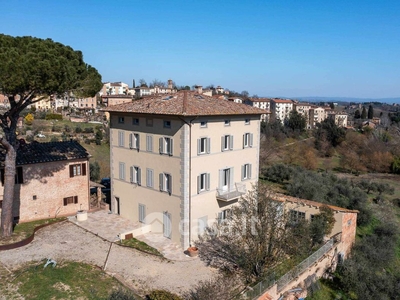 Villa in Vendita in Via Girolamo Gigli 27 a Siena