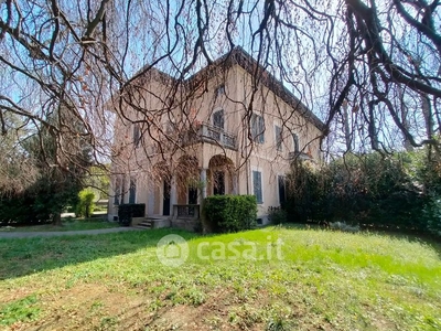 Villa in Vendita in Via Privata Stazione 3 -8 a Cernusco Lombardone