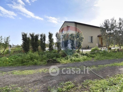 Villa in Vendita in Via Sabaudia 5 a Acireale