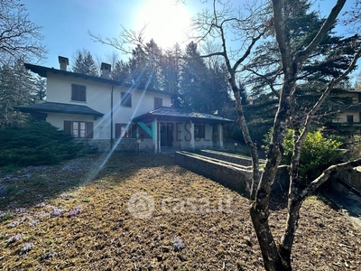 Villa in Vendita in Via San F. Cabrini 17 a Castione della Presolana