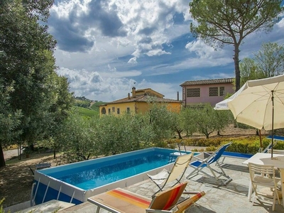 Villa indipendente con piscina privata, Wifi, A\/C, terrazza, vista panoramica, parcheggio