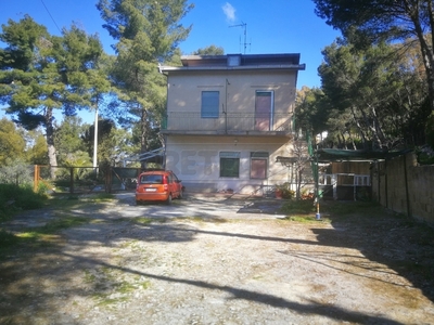 Casa indipendente in Strada Statale 122bis - Caltanissetta