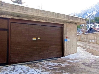 Garage in vendita a Cesana Torinese via IV Novembre