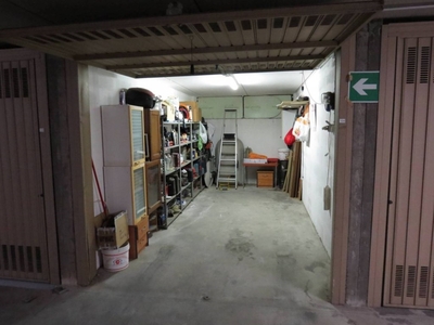 Garage in vendita a Genova via Tonale, 14