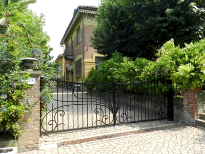 Vendita Villa Località Valleversa, Asti