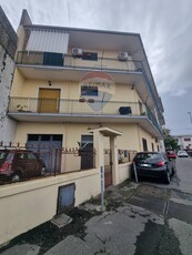 Appartamento di 130 mq a Aci Sant'Antonio