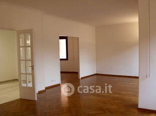 Appartamento in Affitto in Corso Quintino Sella 11 a Torino