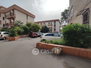 Appartamento in Affitto in Via Cruillas 83 b a Palermo