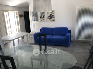Appartamento in Affitto in Via Giosuè Carducci a Riccione