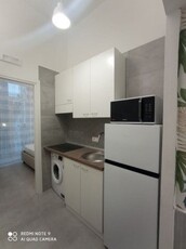 Appartamento in Affitto in Via Liborio Romano 8 a Napoli
