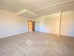 Appartamento in Affitto in Via Milano a Cantù