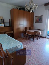 Appartamento in Affitto in Via Ronzano 1 a Sarzana