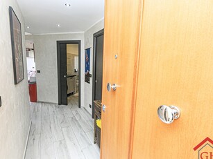 Appartamento in Vendita a Genova, zona Sestri Ponente, 112'000€, 63 m²