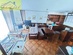 appartamento in vendita a Introbio