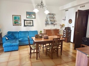 Appartamento in Vendita a Palermo, 315'000€, 211 m²