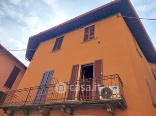 Attico/Mansarda in Affitto in Via Giuseppe Mazzini a Albavilla