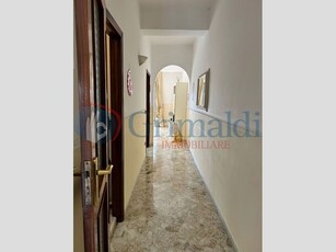 Bilocale in Vendita a Bari, 110'000€, 86 m²