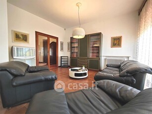 Casa Bi/Trifamiliare in Affitto in Via Vecchia Pesciatina a Lucca