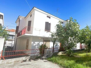 Casa indipendente di 260 mq a Martinsicuro