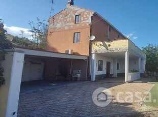 Casa indipendente in vendita Contrada Guarenna Nuova , Casoli