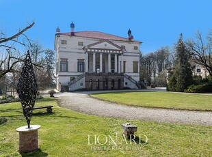 Elegante dimora di lusso in provincia di Rovigo dall'immenso valore storico e architettonico