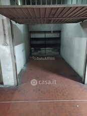 Garage/Posto auto in Affitto in a Torino