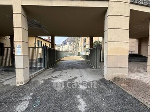 Garage/Posto auto in Affitto in Corso Giacomo Matteotti a Lecco