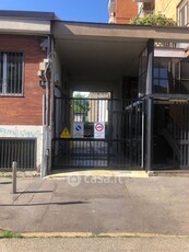 Garage/Posto auto in Affitto in Via Alessandro Milesi 6 a Milano