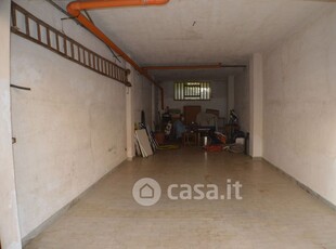 Garage/Posto auto in Affitto in Via Conversano 43 a Turi