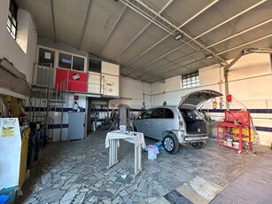 Laboratorio in Vendita a Napoli, 78'000€, 160 m²