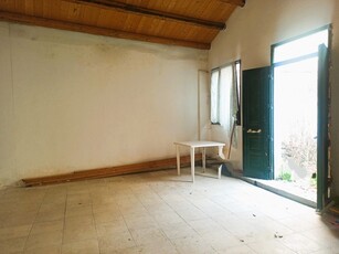 Magazzino in Vendita a Oristano, 25'000€, 30 m²