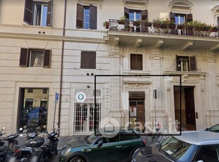 Negozio/Locale commerciale in Affitto in Piazza Camillo Benso Conte di Cavour a Roma