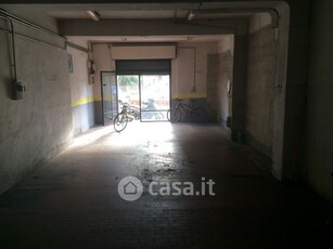 Negozio/Locale commerciale in Affitto in Via Carlo Cattaneo a Pisa