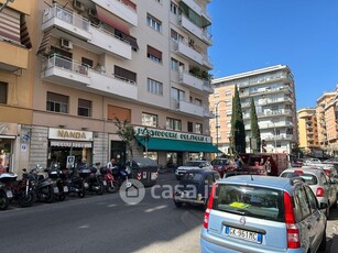 Negozio/Locale commerciale in Affitto in Via Mario Menghini 10 a Roma