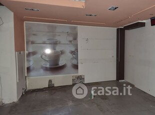 Negozio/Locale commerciale in Affitto in Via Pasquale Pastorino a Genova