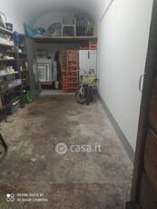 Negozio/Locale commerciale in Affitto in Via San Francesco a Pisa