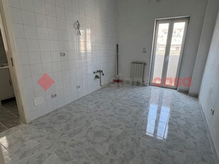Trilocale in Affitto a Taranto, 600€, 90 m²