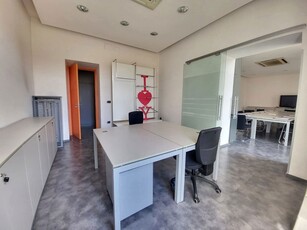 Ufficio in Affitto a Roma, 6'500€, 255 m²