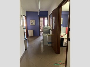 Ufficio in Vendita a Ragusa, 230 m²