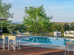 Casa a San Costanzo con piscina e giardino