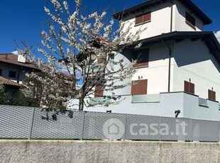 Villa in Affitto in Via Maggiore Pietro Toselli 31 a Varese