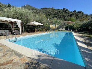 Villa in Affitto in Via Montebello 1123 a Camaiore